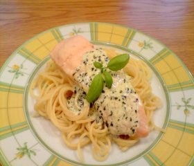 salmon-with-creamy-pesto