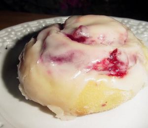 thanksgiving-morning-cranberry-sweet-rolls